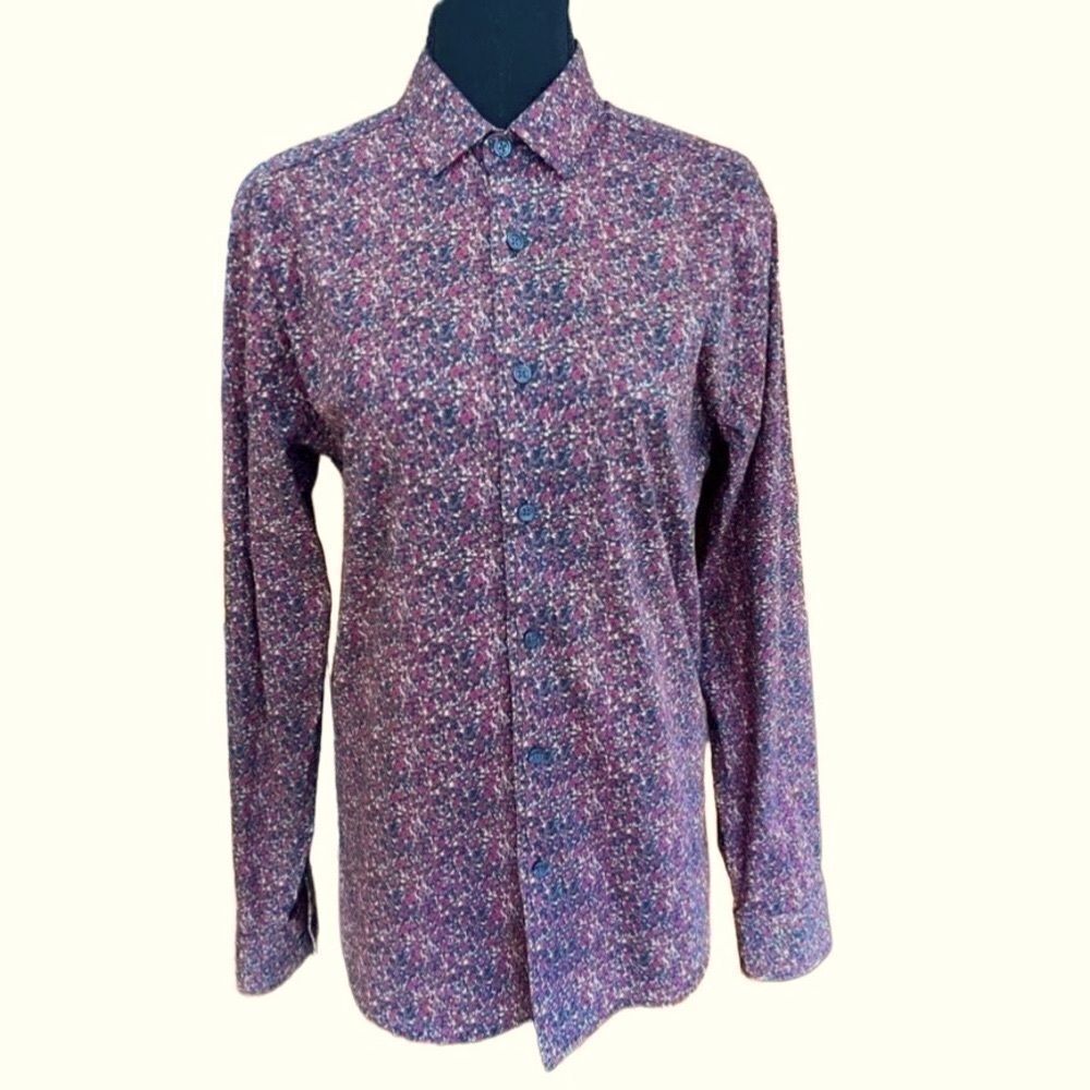 VINCE Camuto button down Oxford style shirt, size S.